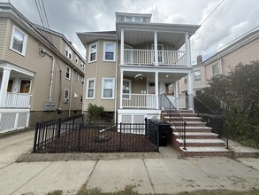 Building Photo - 15 Chauncey St