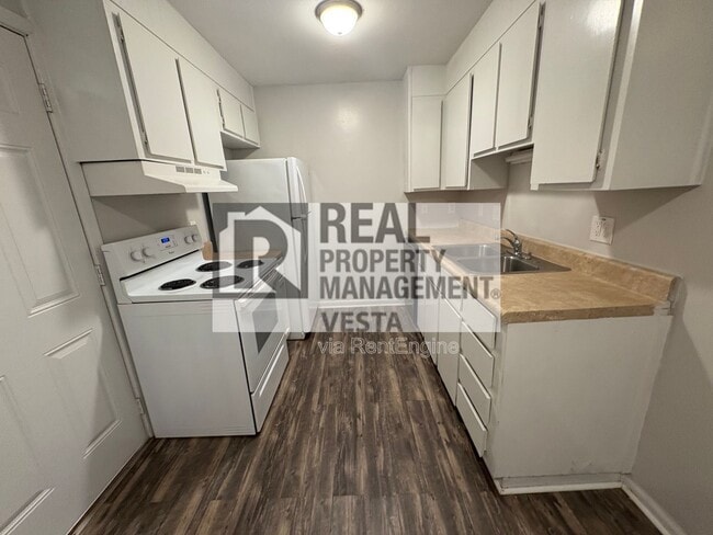 Building Photo - 406 Russell Pkwy