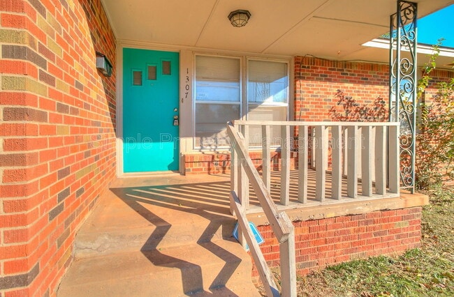 Photo - 1307 NW 81st St House