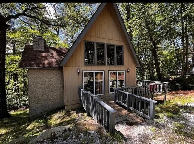 Foto del edificio - 680 Chalet Village Dr