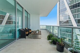 Building Photo - 900 Biscayne Blvd