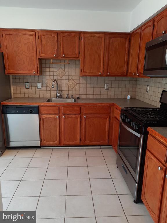 Foto del edificio - 10707 Houck Dr