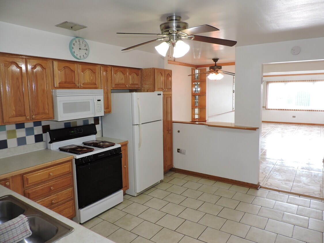 Primary Photo - 3804 W 111th St