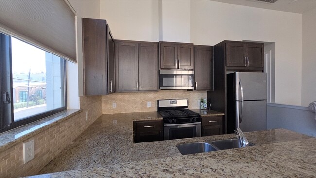 Building Photo - 103 Adam Ln