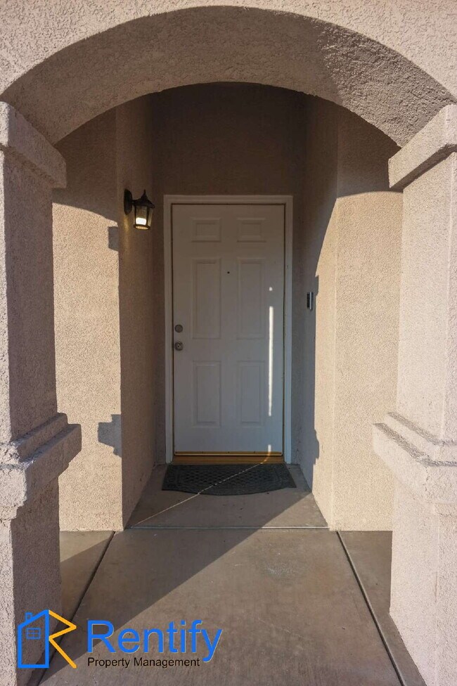 Foto del edificio - Updated! 4BD/2BA Home in SW Bakersfield