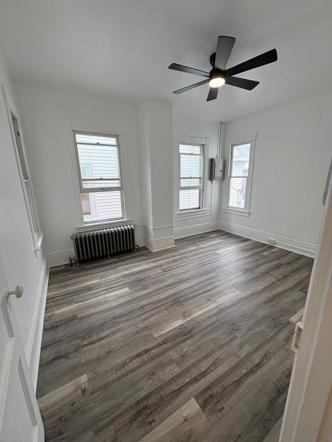 Updated windows bringing in abundant natural light - 334 Cypress St