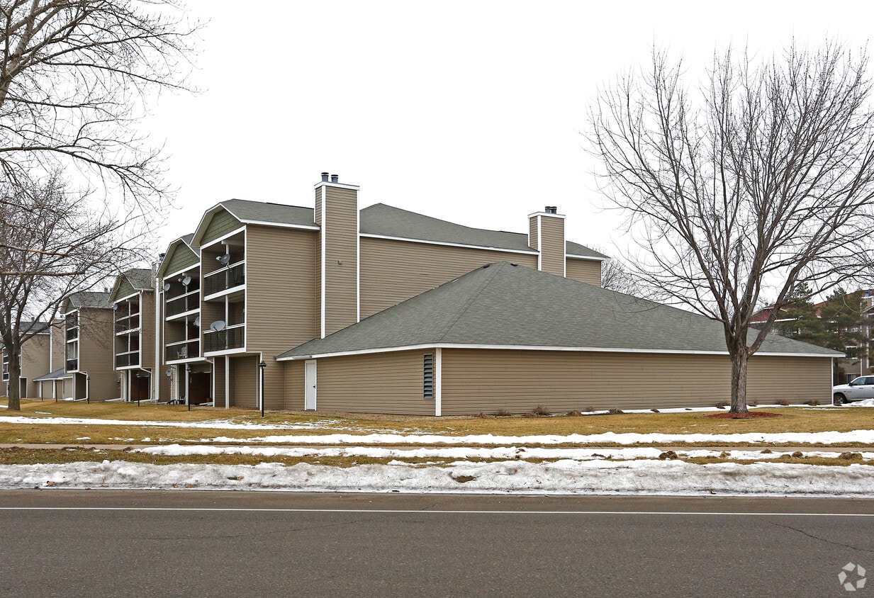 7632 157th St W, Apple Valley, MN 55124 Apartments in Apple Valley