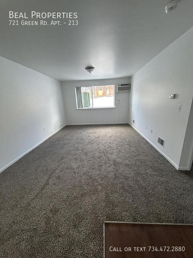 Foto del edificio - 721 Green Rd