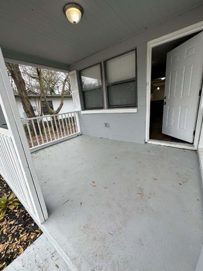 Foto del edificio - Renovated** Move in Ready** 3/2 Single Family home : Available Now!