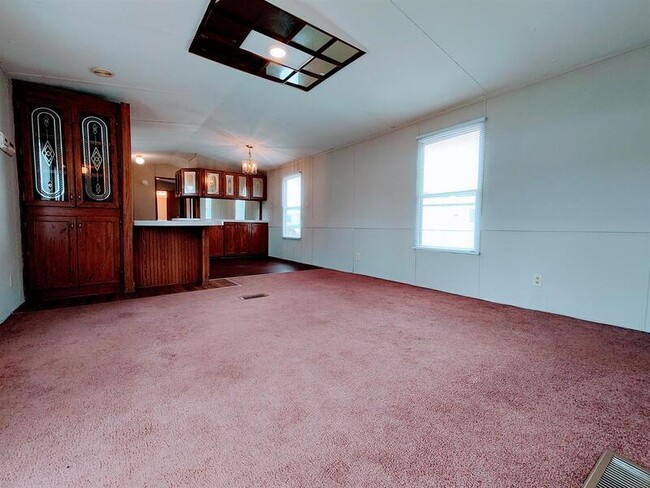 Building Photo - 308 Sunshine Dr