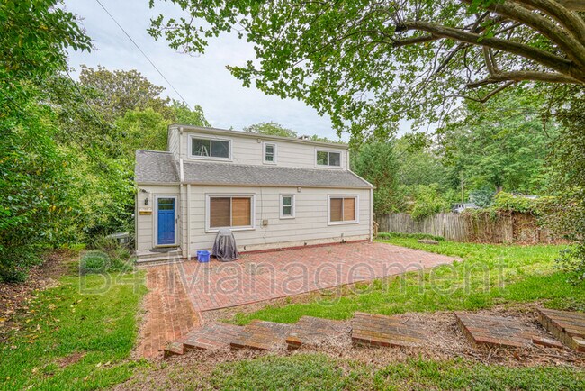 Foto del edificio - 925 Brentwood Dr