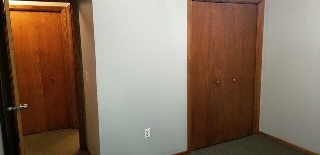 Dormitorio 1 - 3105 15th Ave NW