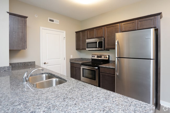Interior Photo - Timberline Pointe