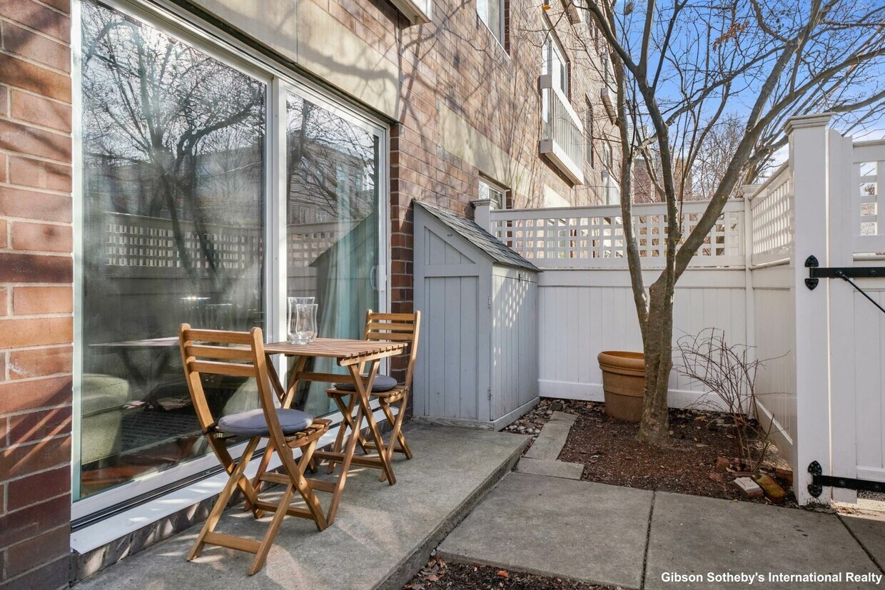 Primary Photo - 950 Massachusetts Ave
