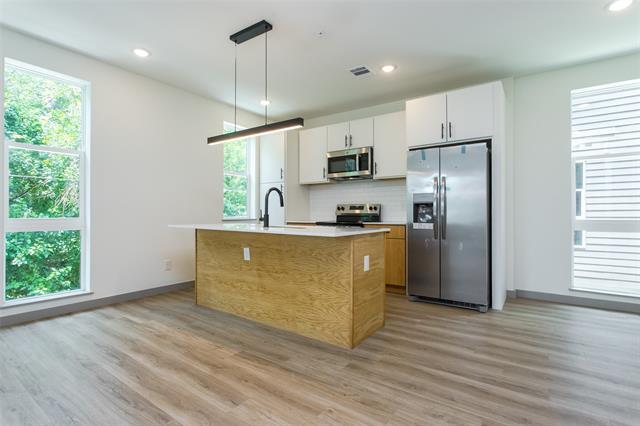 Foto principal - 4001 Roseland Ave