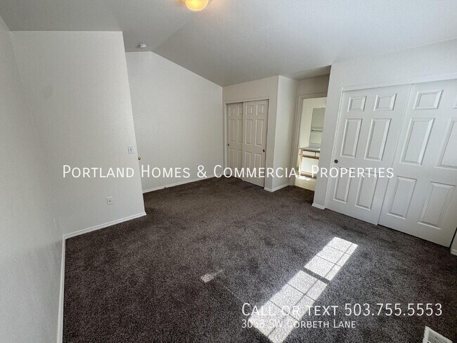 Building Photo - 3058 SW Corbeth Ln