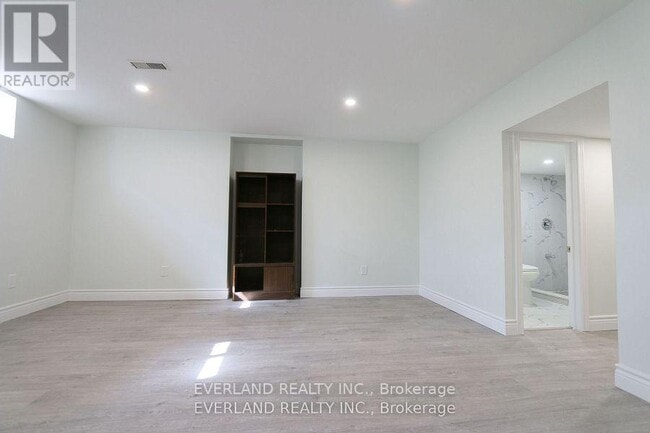 Building Photo - 4 Hepatica St