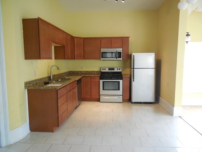 Building Photo - 3712 Palmyra St