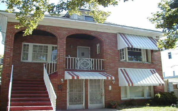 Building Photo - 2727 T St