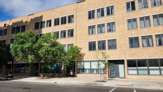 Foto del edificio - 4428 N Sheridan Rd
