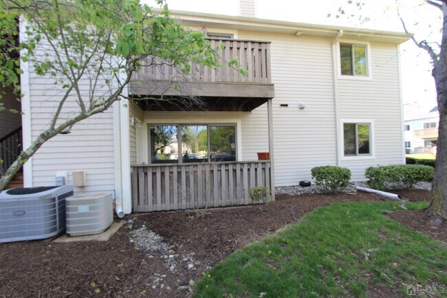 Building Photo - 1113 Aspen Dr