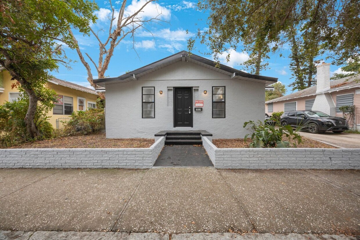 Primary Photo - $25 App Fee & December Rent Free! * 4bdrm/...