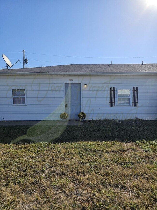 Building Photo - 763 NE 101st Rd