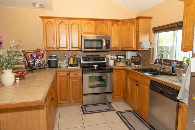 Foto del edificio - 641 NW 132nd Terrace