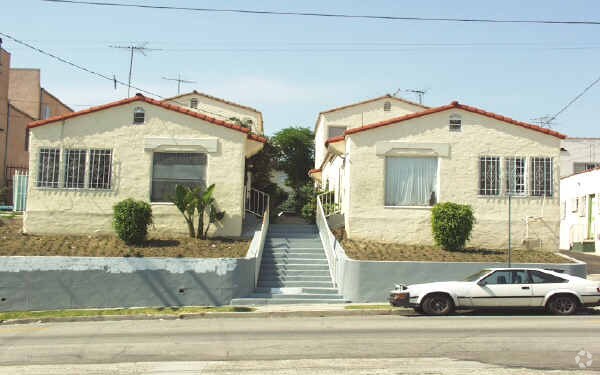 Building Photo - 3951-3953 3/4 Melrose Ave