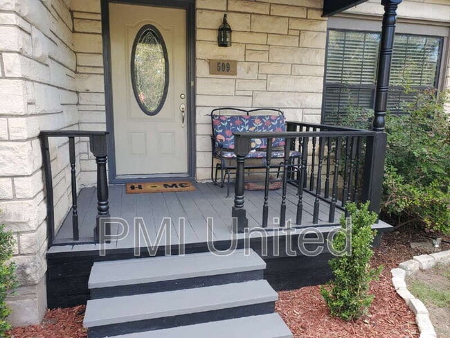 Building Photo - 509 Bryan St