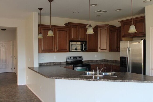 Foto del edificio - 3 Bedroom in Lyons Gate!