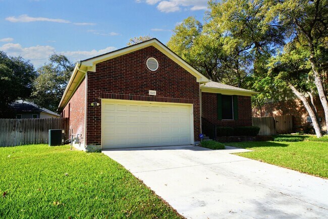 Building Photo - Charming Forest Ridge Gem – Move-In Ready ...