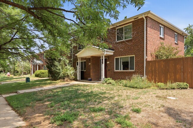 Building Photo - 1316 Ivanhoe St