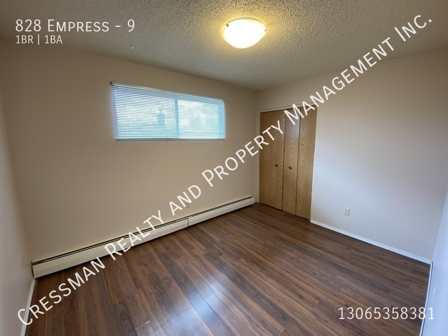 Photo du bâtiment - 1 bed 1 bath APARTMENT located in Rosemont, Regina, SK.