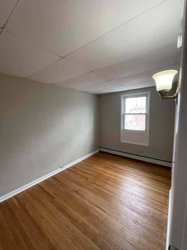 Building Photo - 49 Gelston St