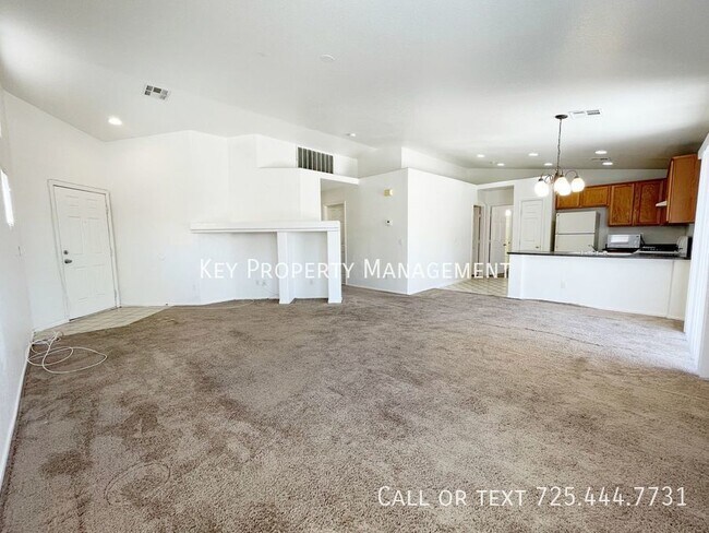 Foto del edificio - ONE STORY 3 BEDROOM NEAR ANN/COMMERCE