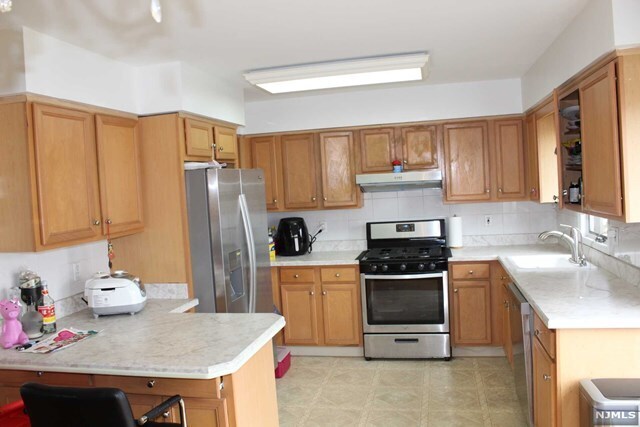 Building Photo - 34 Piermont Rd