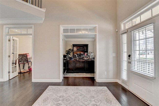 Foto del edificio - 5525 Nesmith Ct