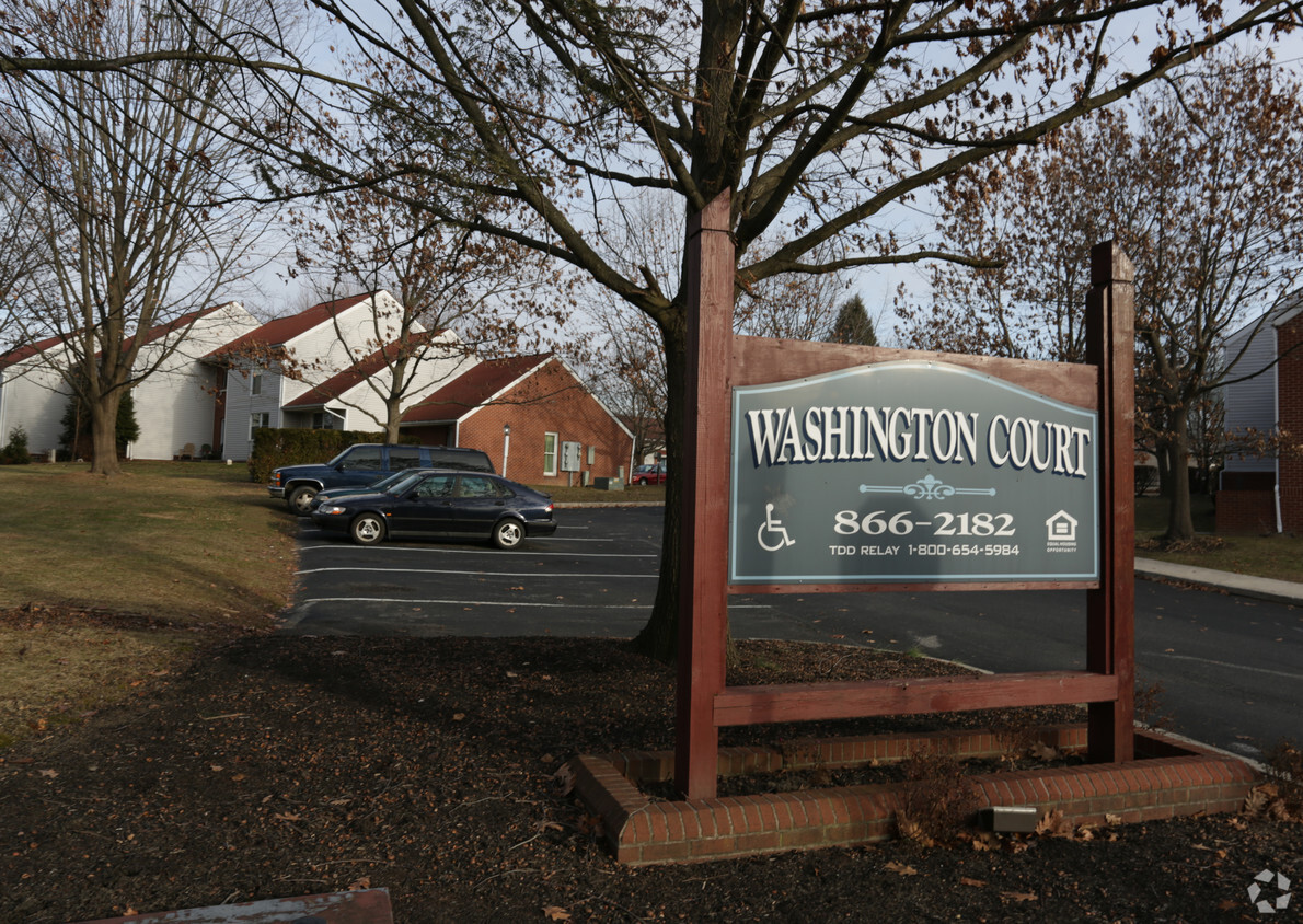 Entrance - Washington Court