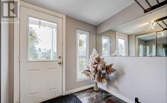 Building Photo - 416 Browndale Crescent
