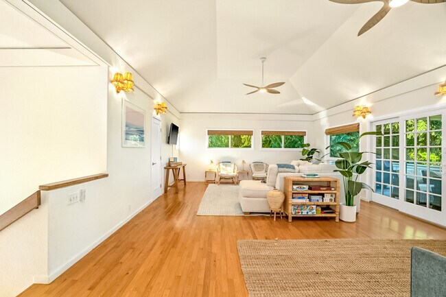 Foto del edificio - 4128 Rooke Pl