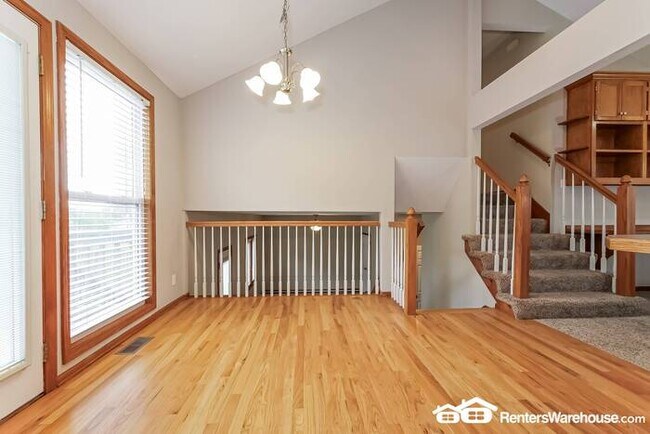 Building Photo - Northland Beauty For Rent!