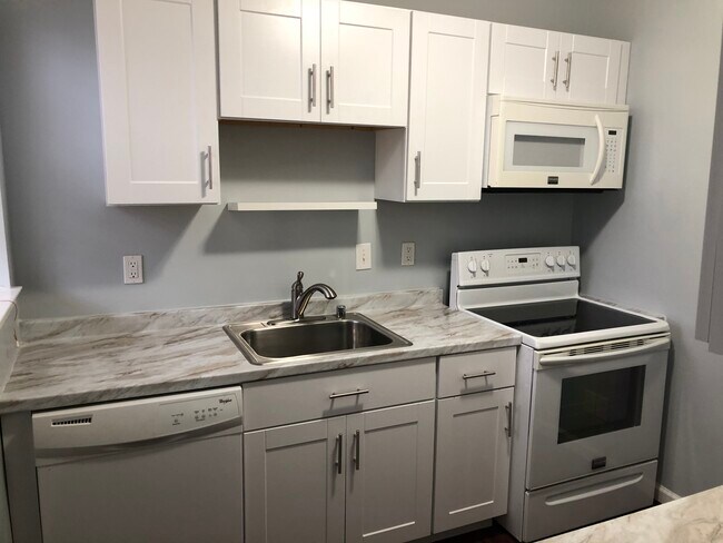 Foto del edificio - 3887 Rodman St NW
