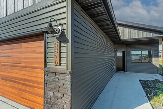Building Photo - 5846 James Dr W