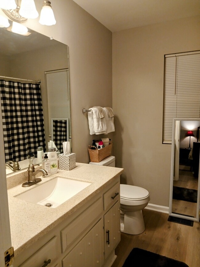 Building Photo - 2901 Westgate Dr