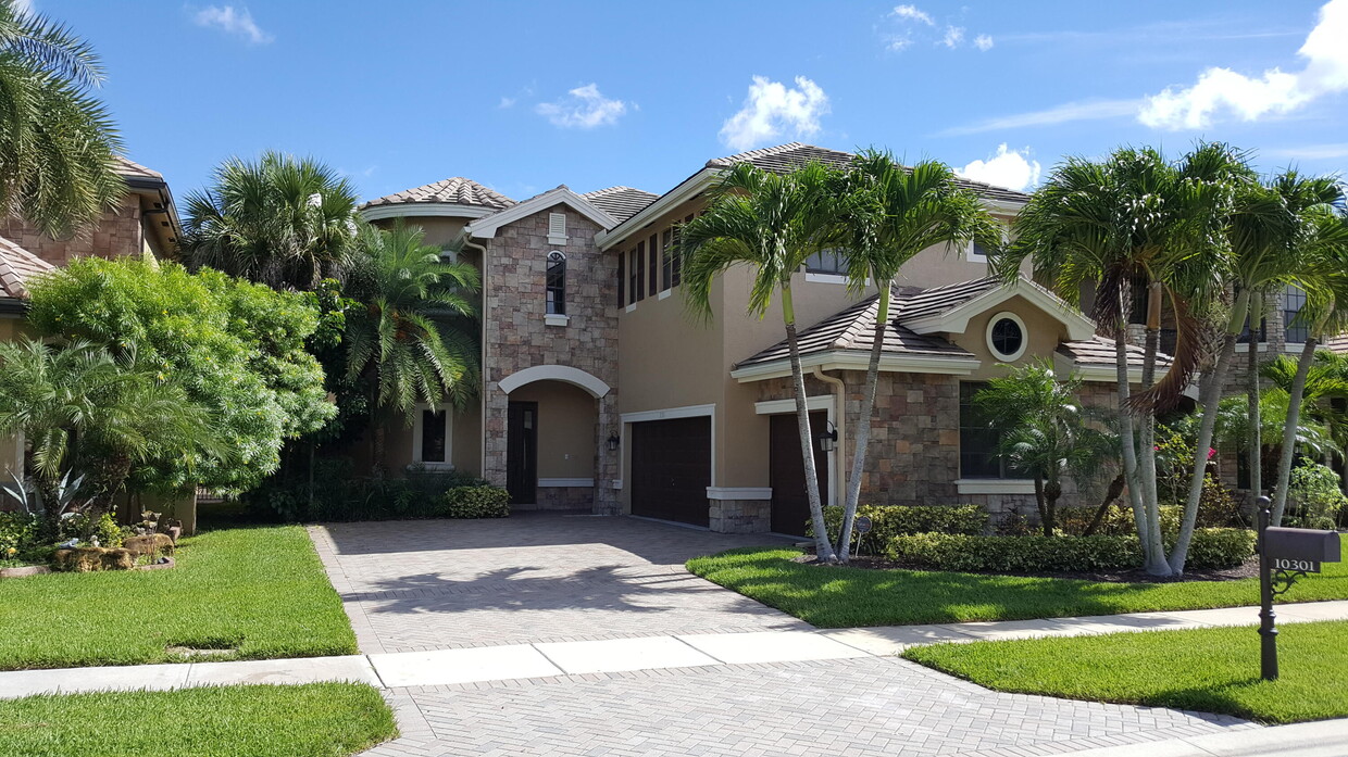 Primary Photo - 10301 Medicis Pl