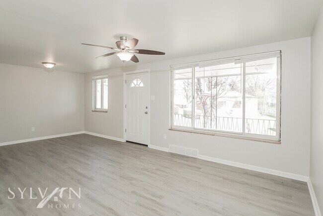 Enjoy the coziness of this darling home photo'