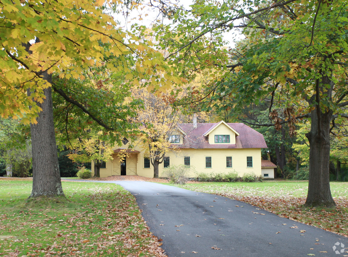 Building Photo - 18 Sagamore Rd