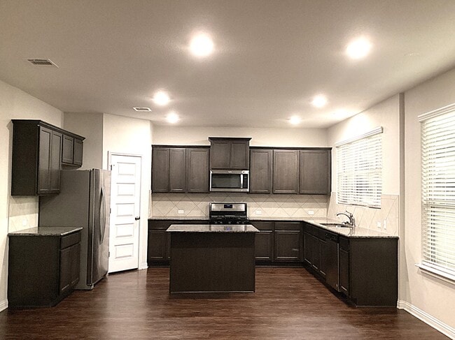 Building Photo - 5904 Gerard Dr
