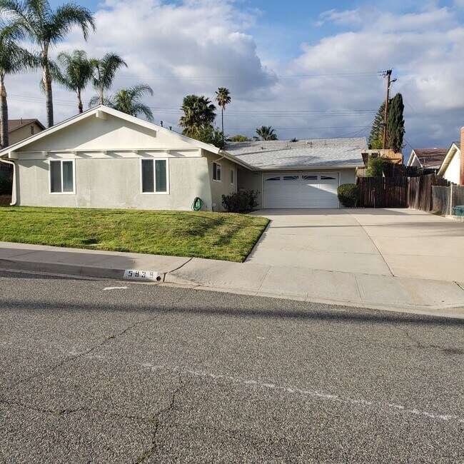 Foto del edificio - 5939 Petite Ct